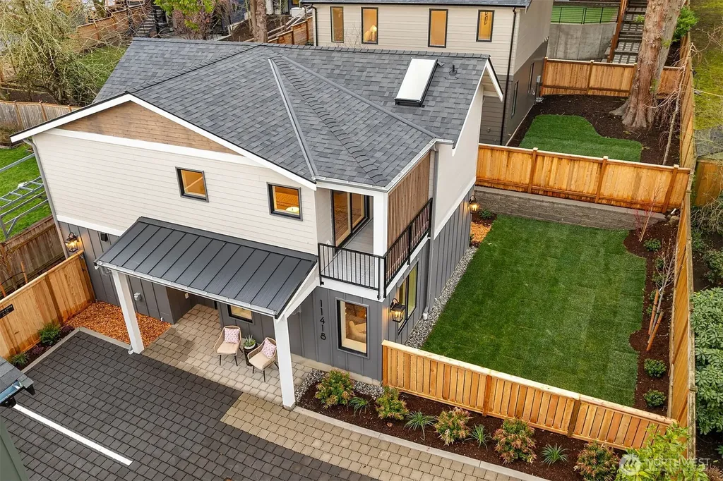 11418 NE 90th Street Kirkland WA 98033