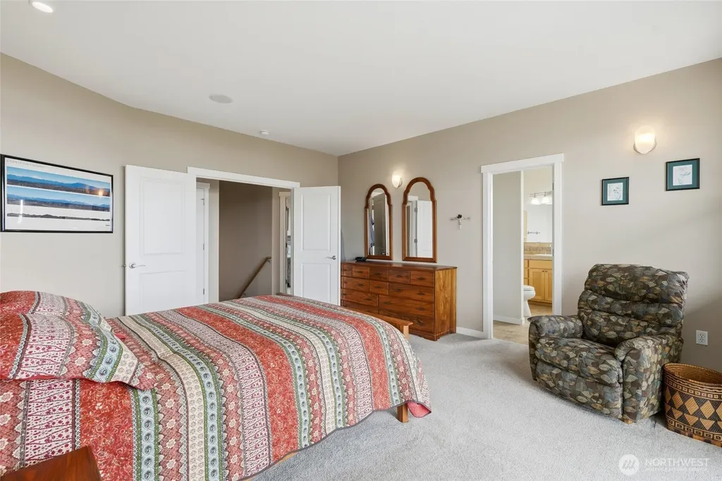 784 Gladstone Drive Camano Island WA 98282