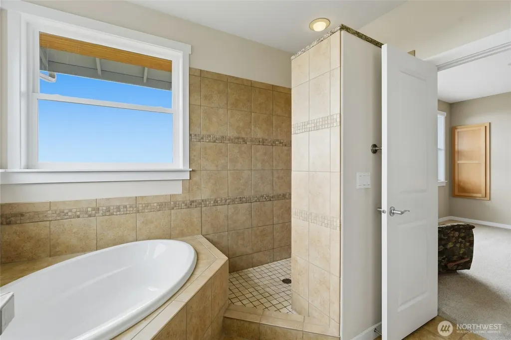 784 Gladstone Drive Camano Island WA 98282