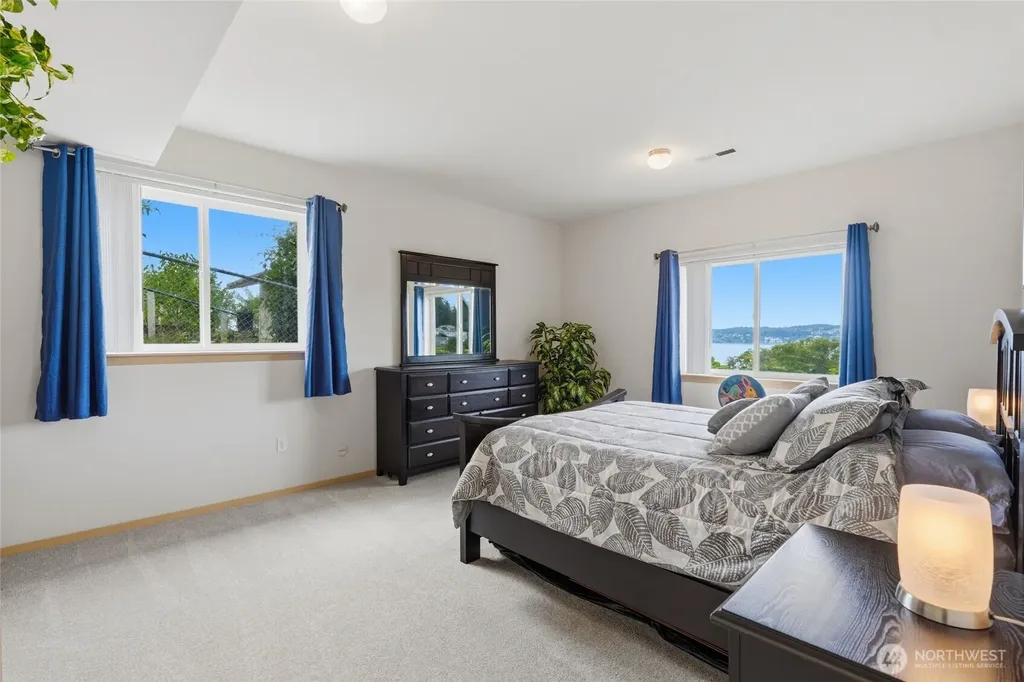 784 Gladstone Drive Camano Island WA 98282