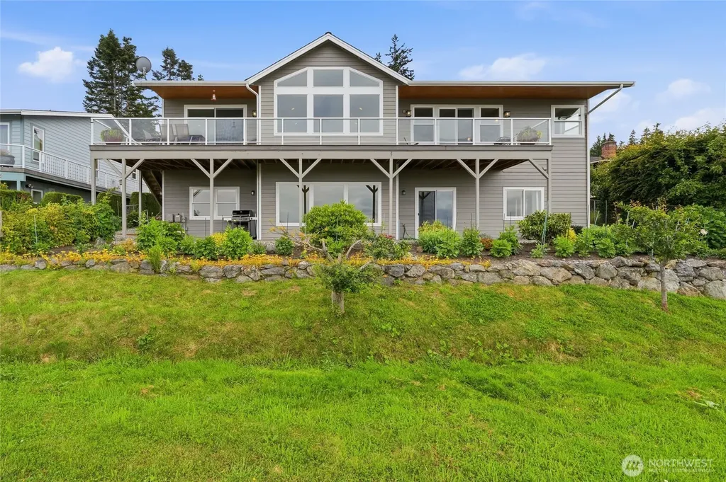 784 Gladstone Drive Camano Island WA 98282