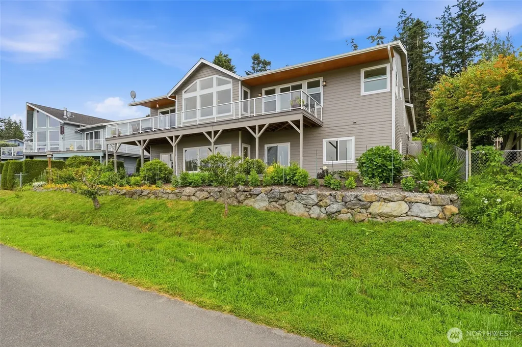 784 Gladstone Drive Camano Island WA 98282