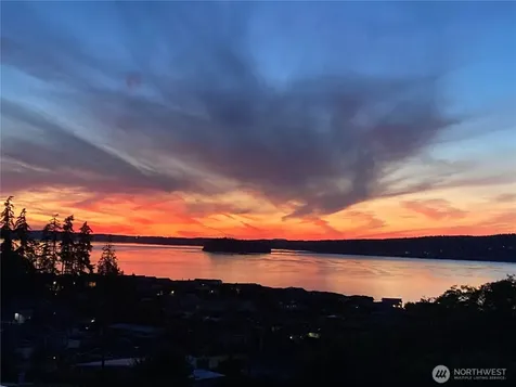 784 Gladstone Drive Camano Island WA 98282