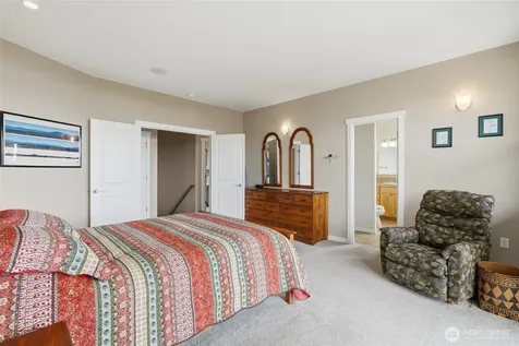 784 Gladstone Drive Camano Island WA 98282