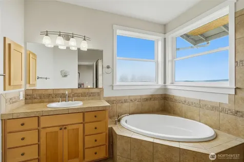 784 Gladstone Drive Camano Island WA 98282