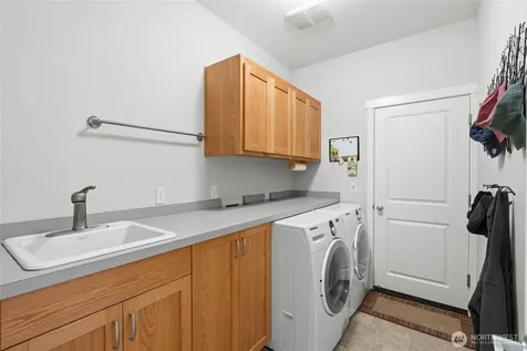 784 Gladstone Drive Camano Island WA 98282