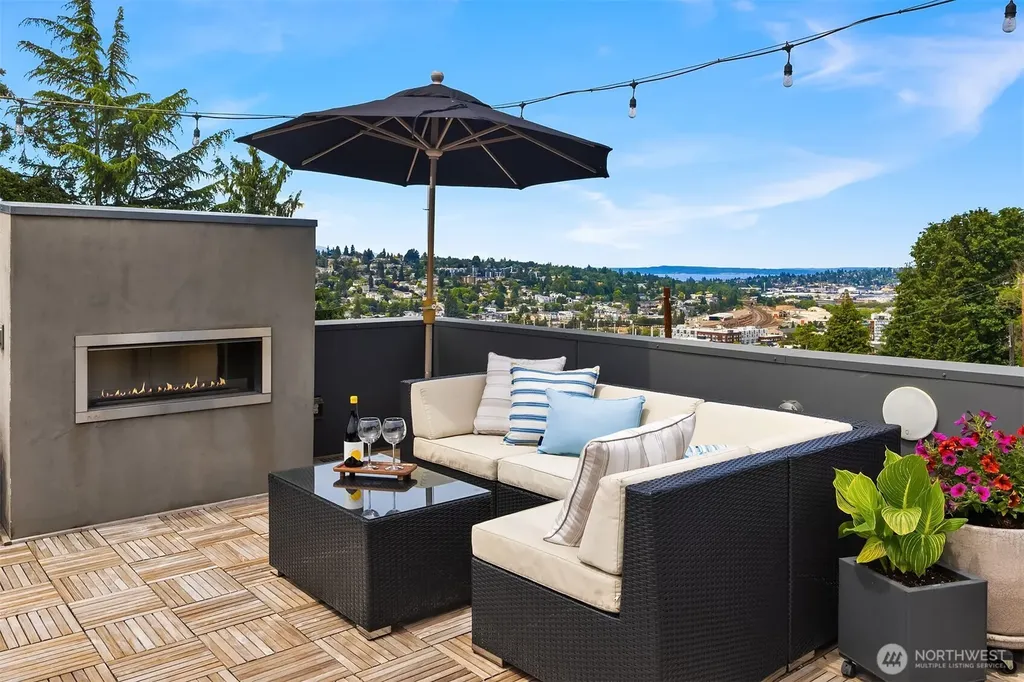 2560 12th Avenue W Seattle WA 98119