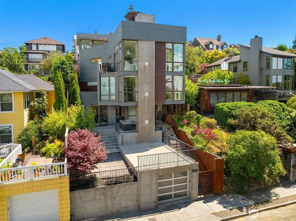 2560 12th Avenue W Seattle WA 98119
