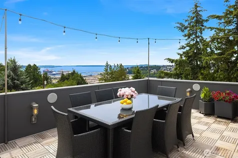 2560 12th Avenue W Seattle WA 98119