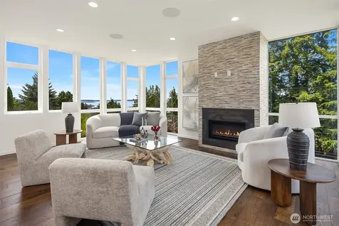 2560 12th Avenue W Seattle WA 98119