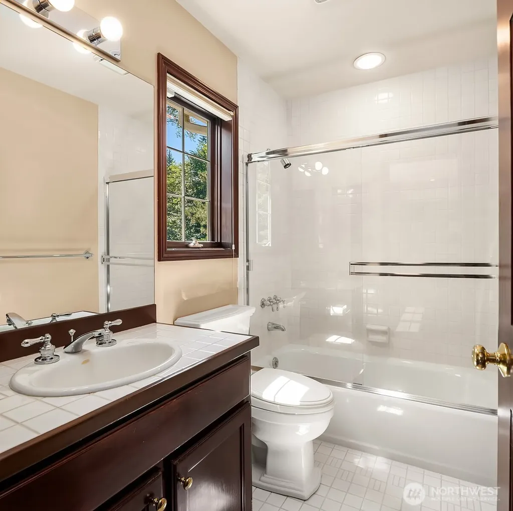 19955 NE 129th Street Woodinville WA 98077