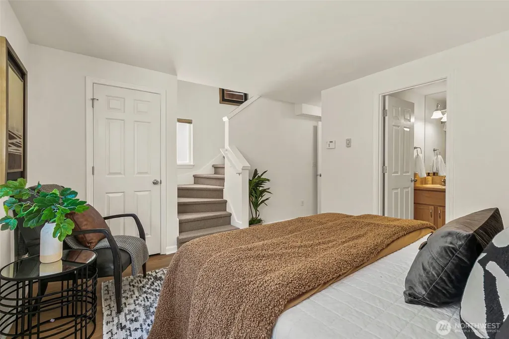 158 15th Seattle WA 98122