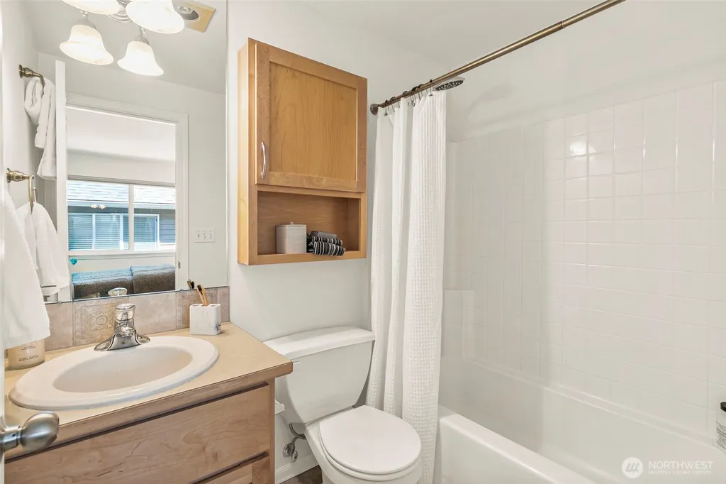 158 15th Avenue Seattle WA 98122