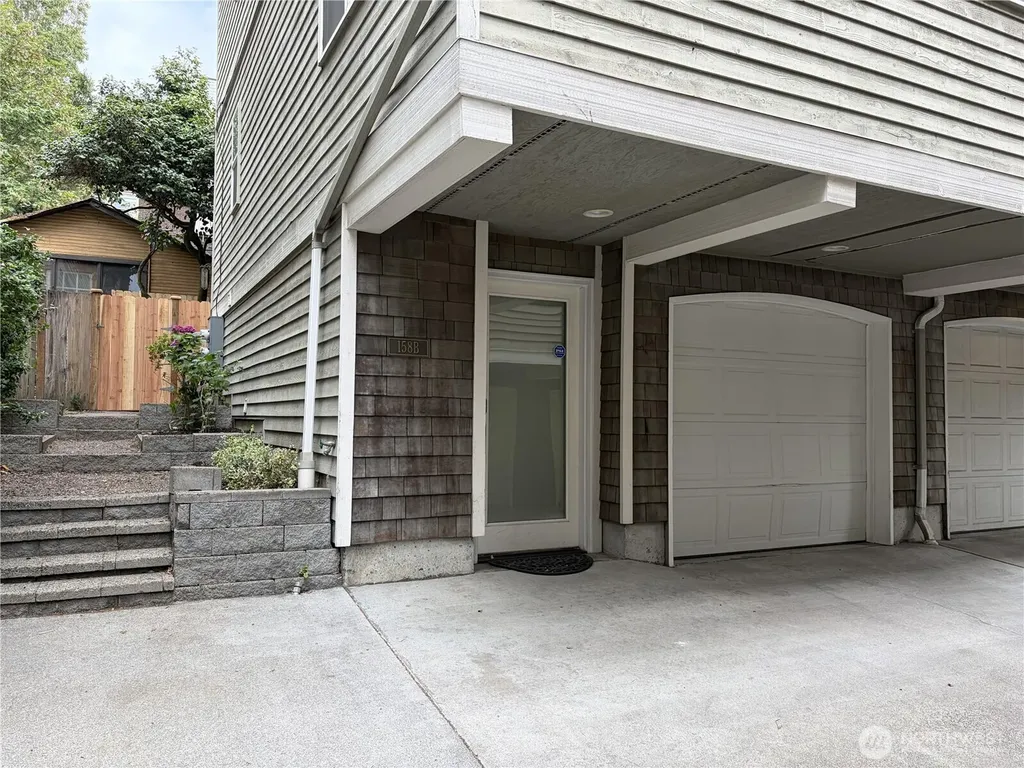 158 15th Seattle WA 98122