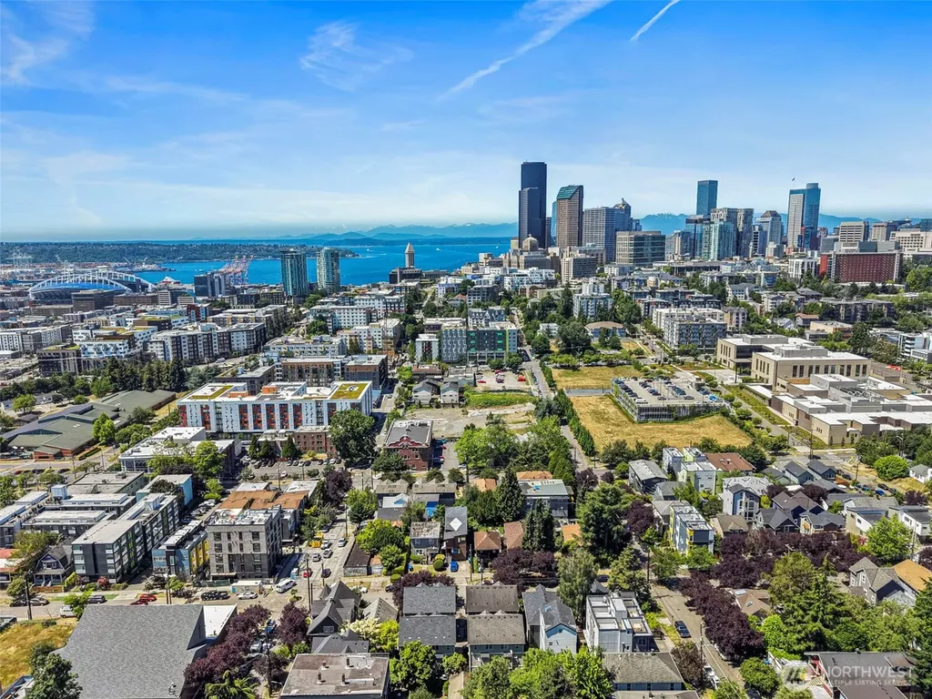 158 15th Seattle WA 98122