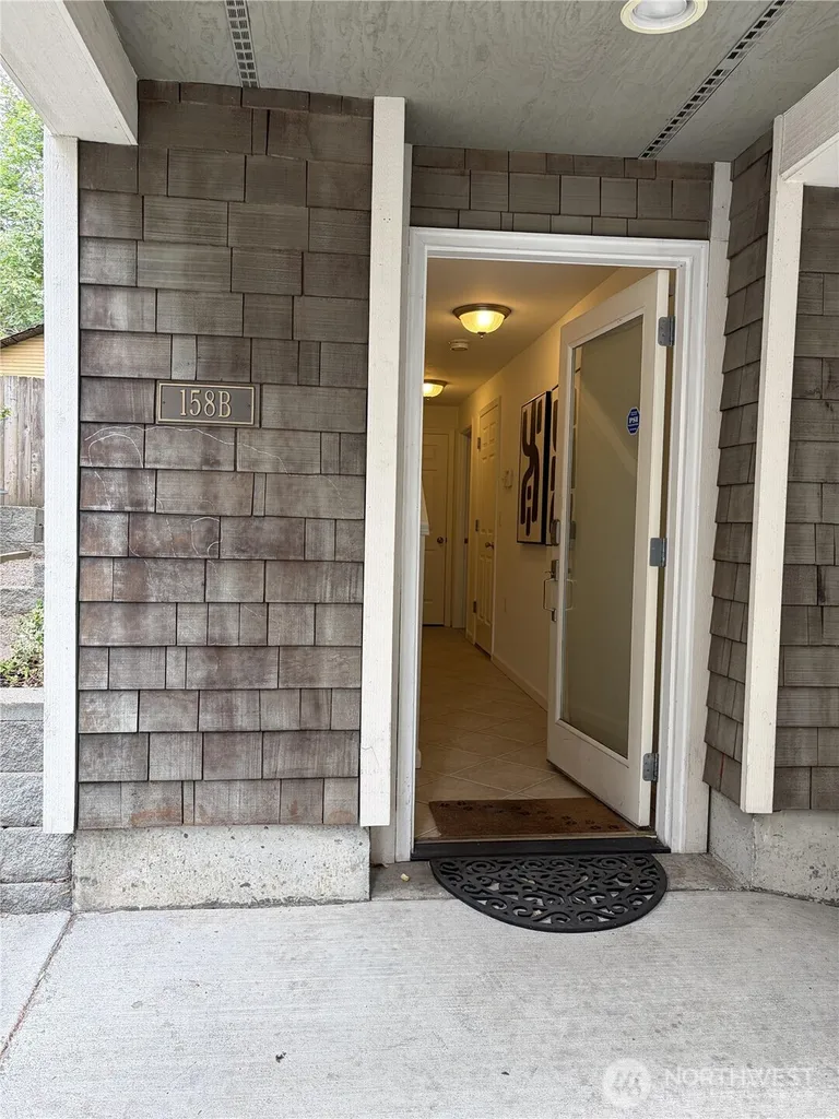 158 15th Avenue Seattle WA 98122