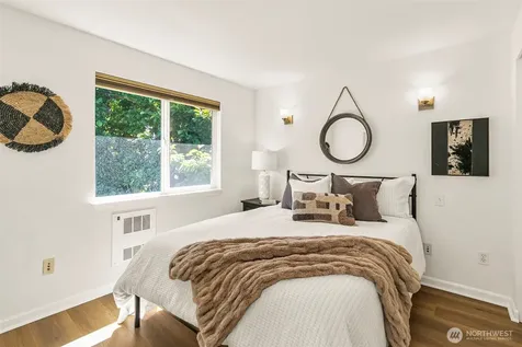 158 15th Seattle WA 98122