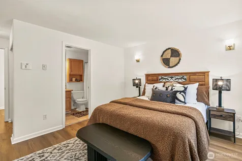 158 15th Avenue Seattle WA 98122