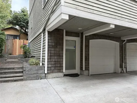 158 15th Seattle WA 98122