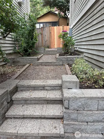 158 15th Avenue Seattle WA 98122