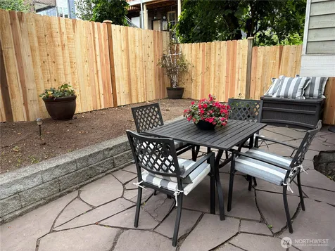 158 15th Avenue Seattle WA 98122