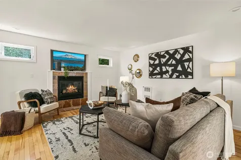 158 15th Avenue Seattle WA 98122