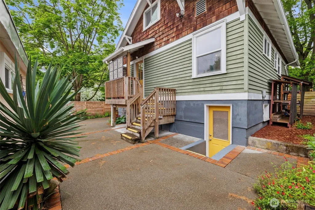 902 22nd Avenue Seattle WA 98122