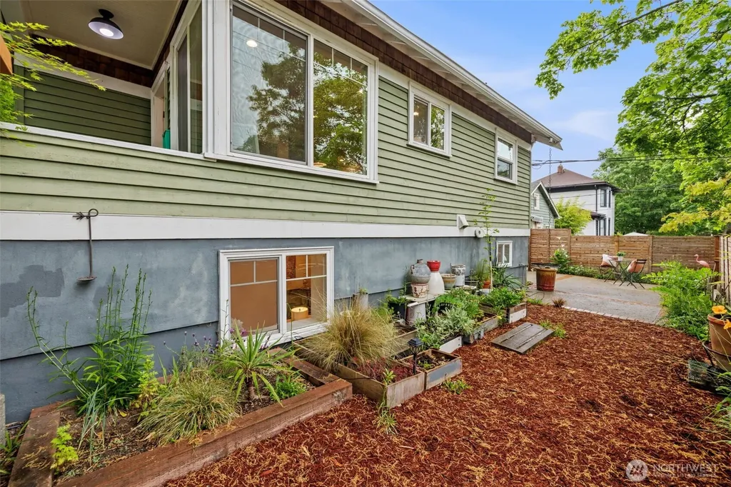 902 22nd Avenue Seattle WA 98122