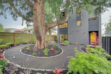 7912 34th Avenue SW Seattle WA 98126