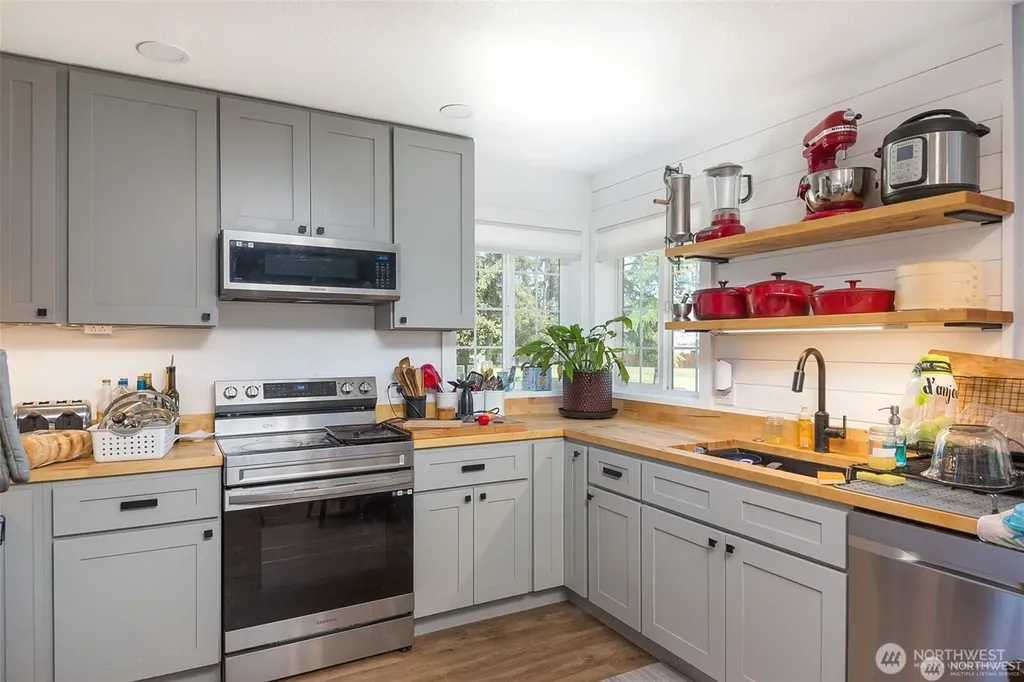 11 Stone Road Sequim WA 98382