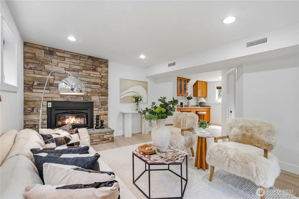 13103 SE 47th Street Bellevue WA 98006