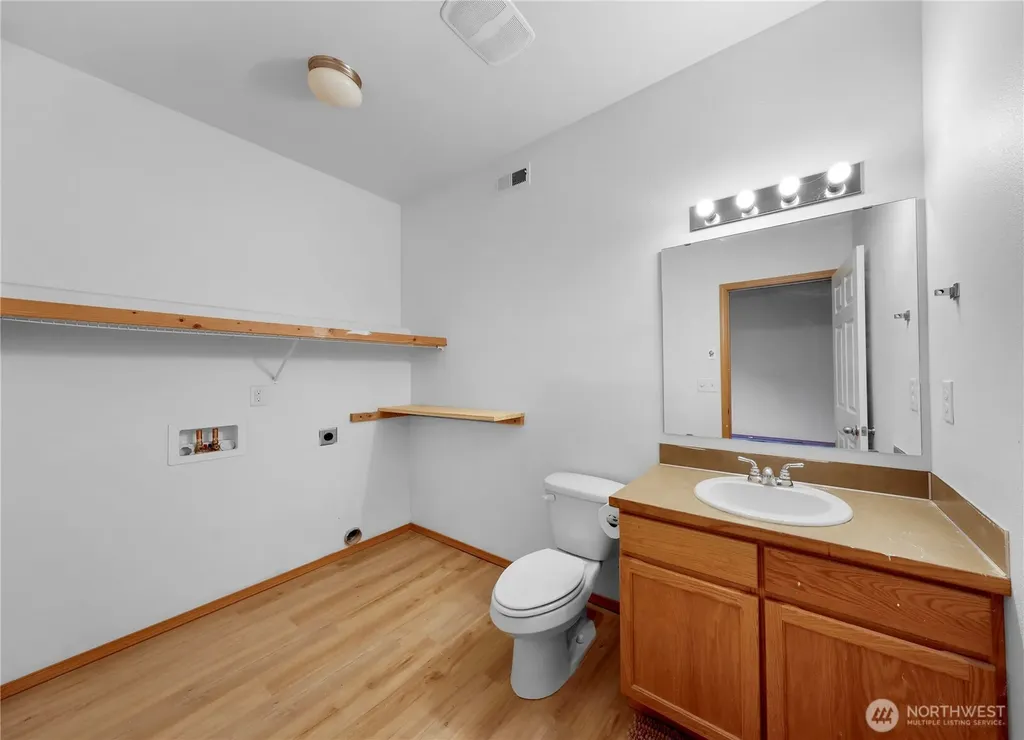 176 Dallas Street Mount Vernon WA 98274
