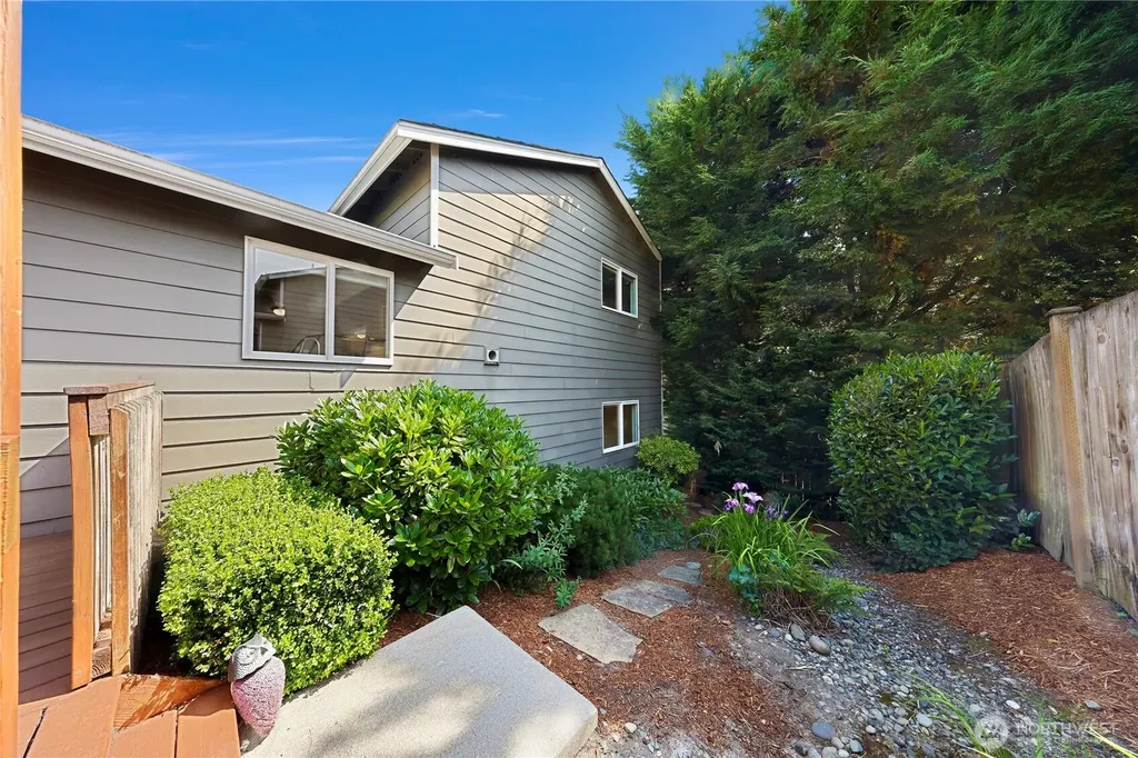 176 Dallas Street Mount Vernon WA 98274