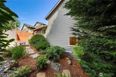 176 Dallas Street Mount Vernon WA 98274