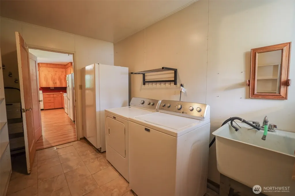38013 Us 2 Sultan WA 98294