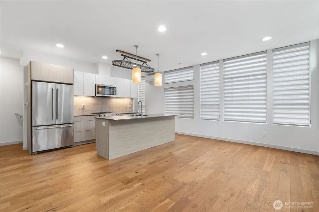 9043 Mary Avenue NW Seattle WA 98117
