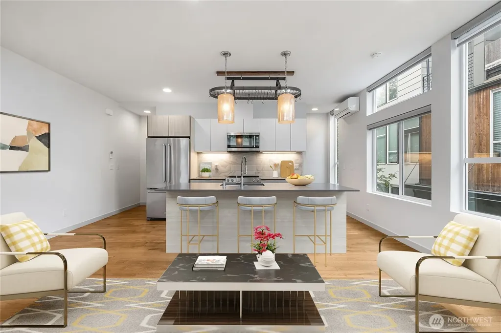 9043 Mary Avenue NW Seattle WA 98117