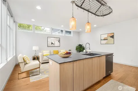 9043 Mary Avenue NW Seattle WA 98117