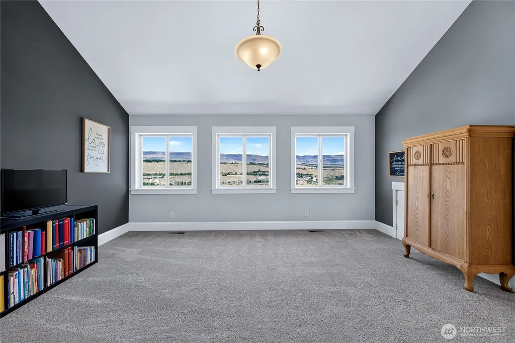 2610 Tuscany Lane Malaga WA 98828