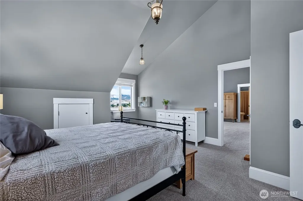 2610 Tuscany Lane Malaga WA 98828