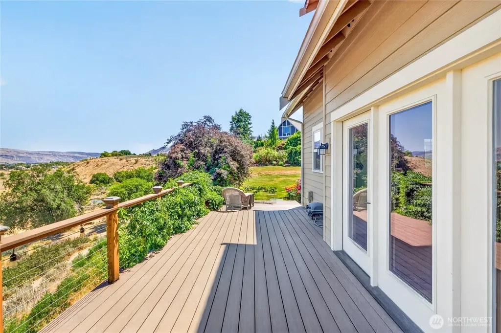 2610 Tuscany Lane Malaga WA 98828