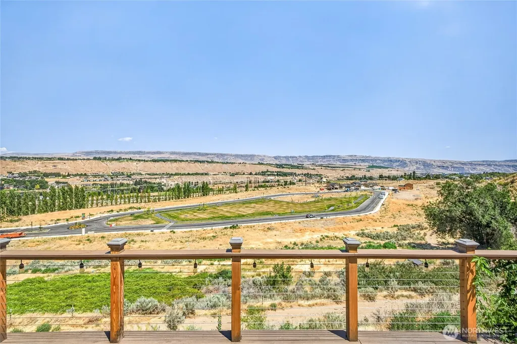 2610 Tuscany Lane Malaga WA 98828