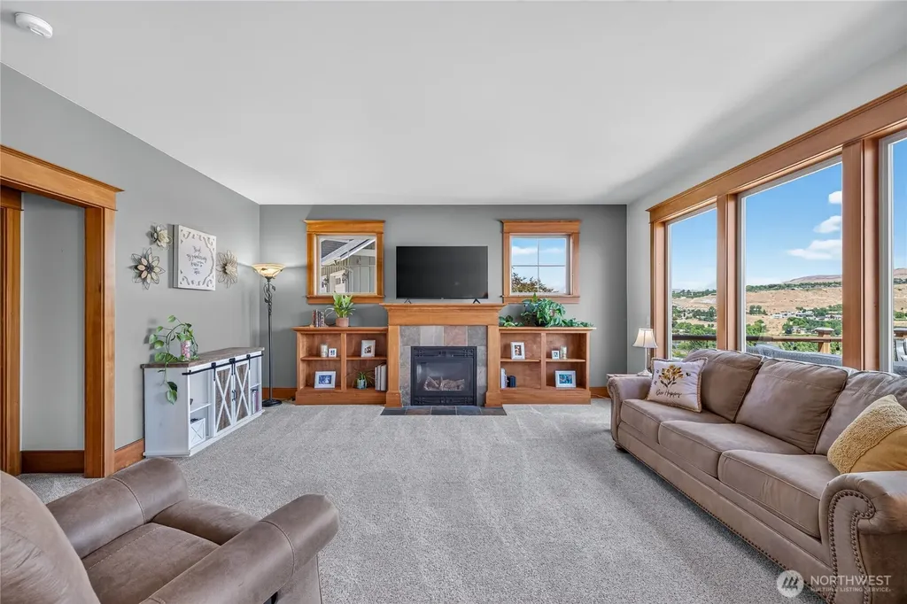 2610 Tuscany Lane Malaga WA 98828