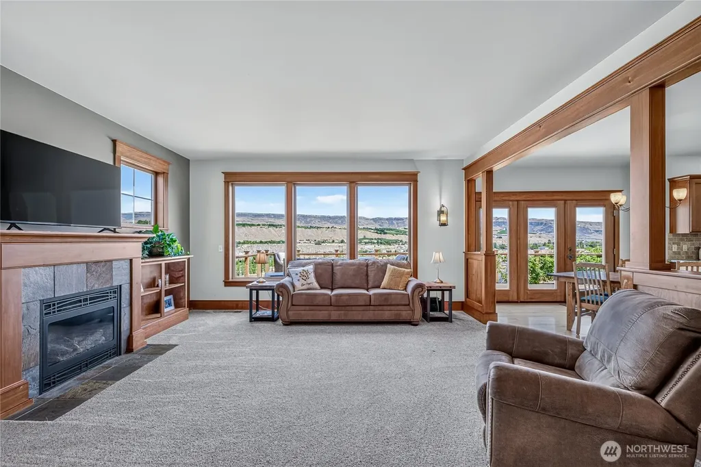 2610 Tuscany Lane Malaga WA 98828
