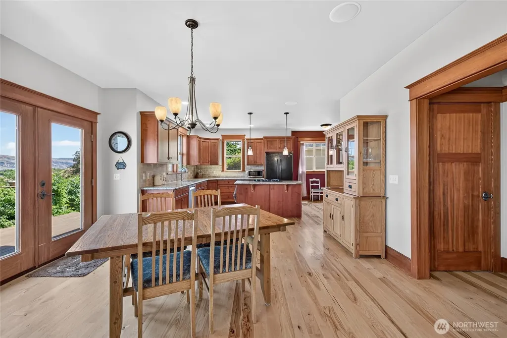 2610 Tuscany Lane Malaga WA 98828
