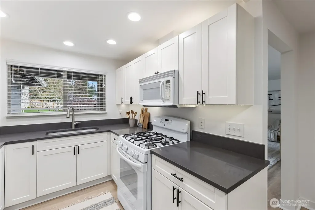 10009 161st Avenue NE Redmond WA 98052