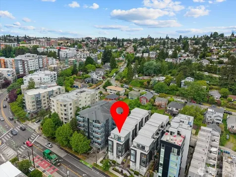 3104 SW Avalon Way Seattle WA 98126