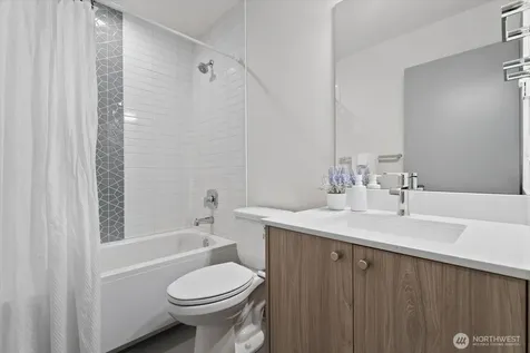 3104 SW Avalon Way Seattle WA 98126