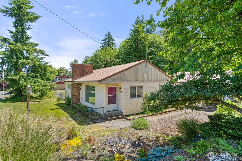 905 Peters Street Raymond WA 98577