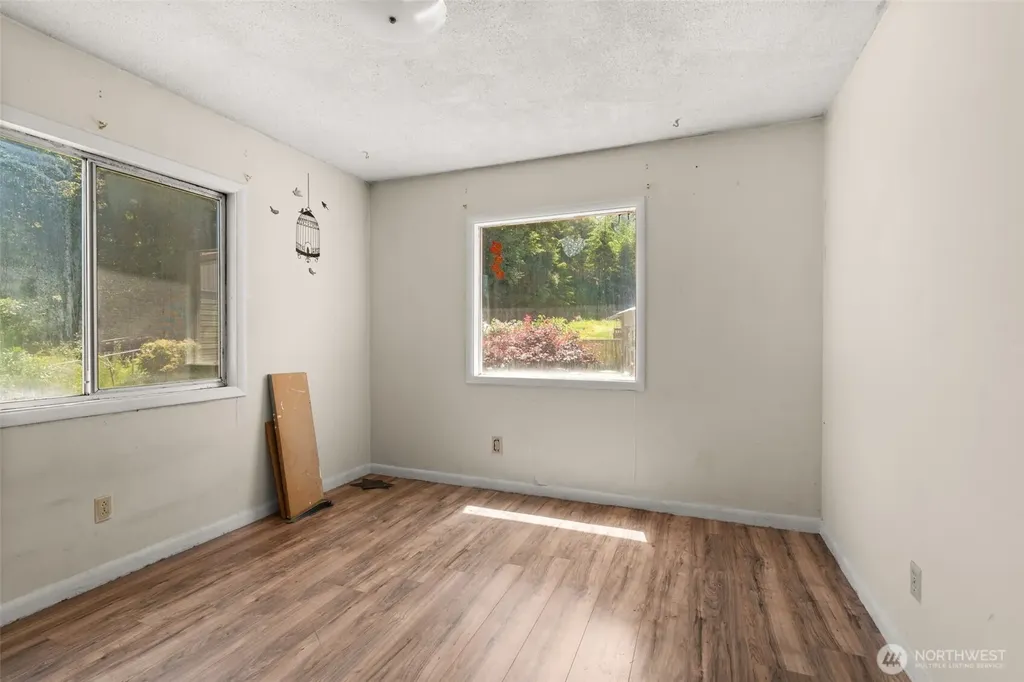 905 Peters Street Raymond WA 98577